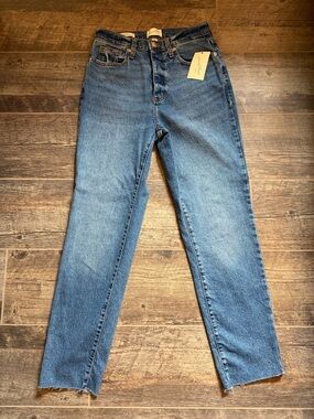 Universal Thread Women's Straight Leg Jeans - Medium Blue